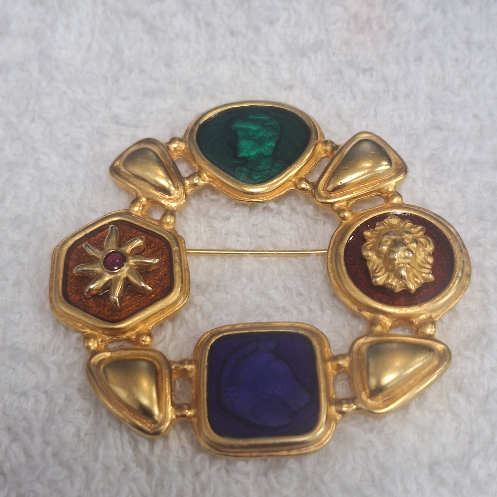 Robert Rose Gold Tone Brooch with Stunning Details